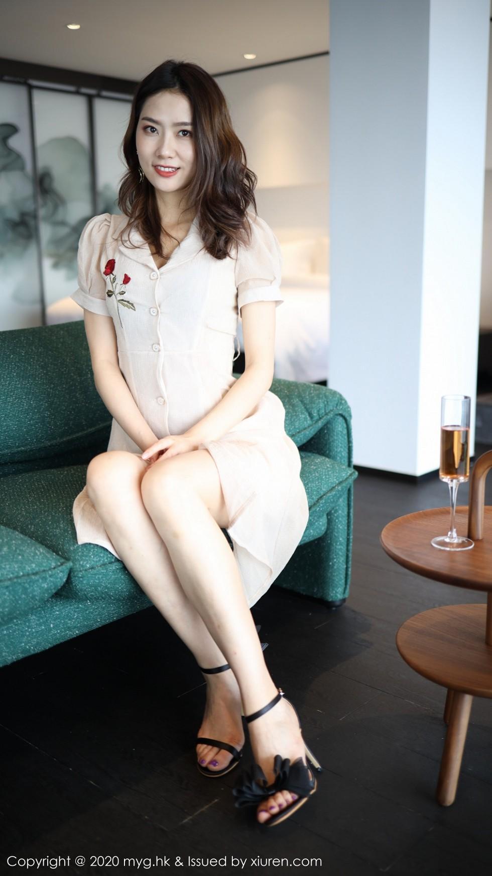 方子萱大理旅拍私房典雅长裙半脱秀完美身材绝美写真92P 7
