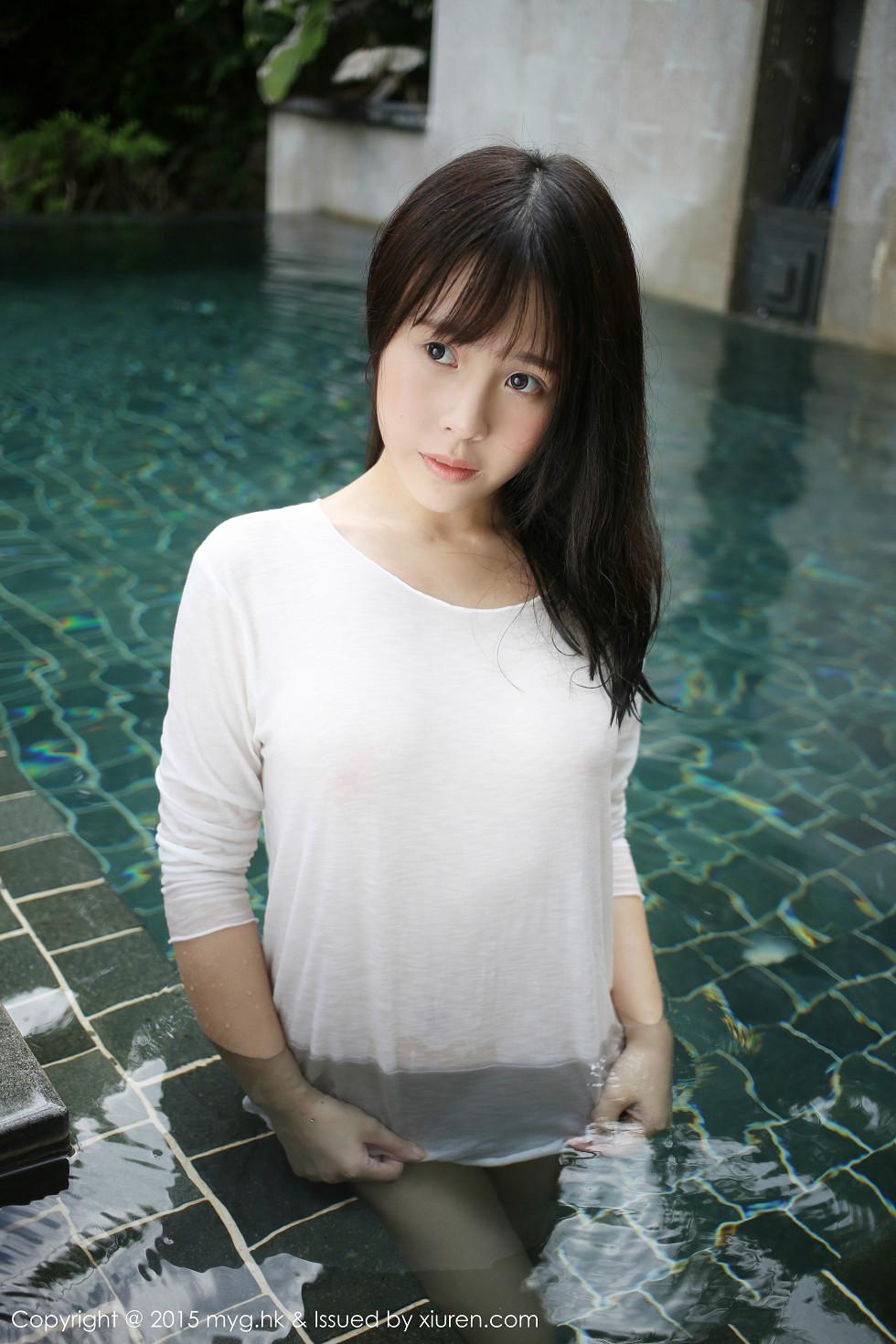 Evelyn: White T-shirt Wet Look Sheer Pictorial | Seductive Bust Photoshoot 60P