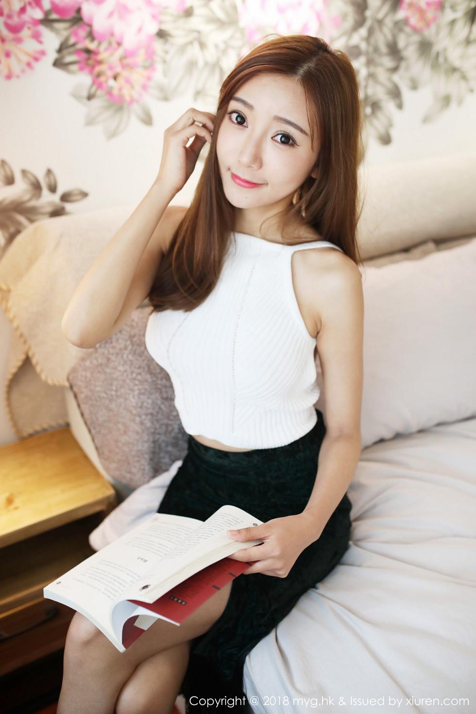 王馨瑶yanni阳光美少女白色吊带衣配牛仔短裤性感写真47P 8