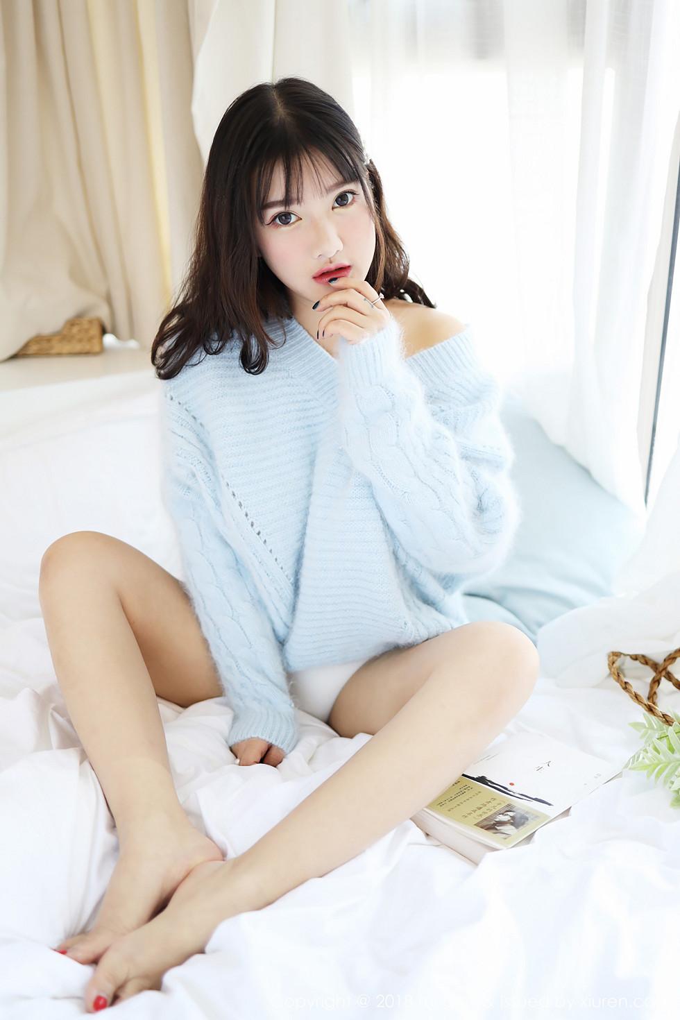 小尤奈清新毛衣秀雪乳半脱内裤翘臀屁沟极致绝美写真49P 8