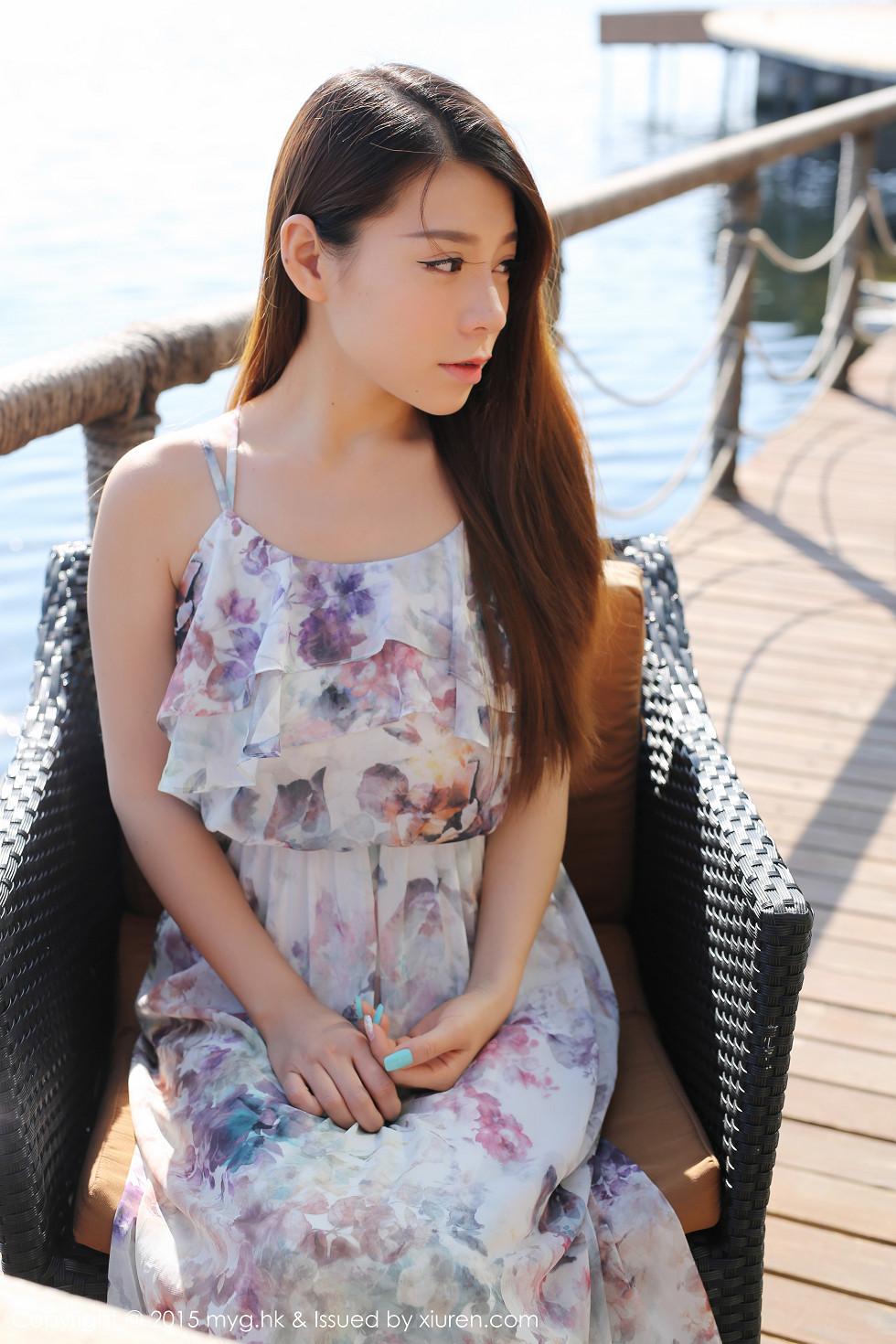 vetiver嘉宝贝儿大理旅拍连身花长裙清新迷人写真50P 7