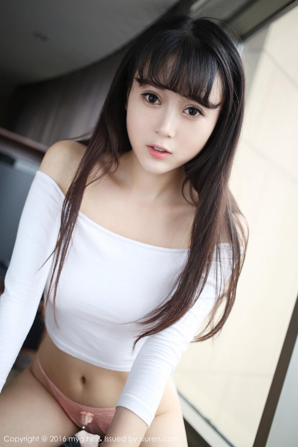 赵小米Kitty白色上衣半撩秀美胸粉红内裤性感写真65P 7