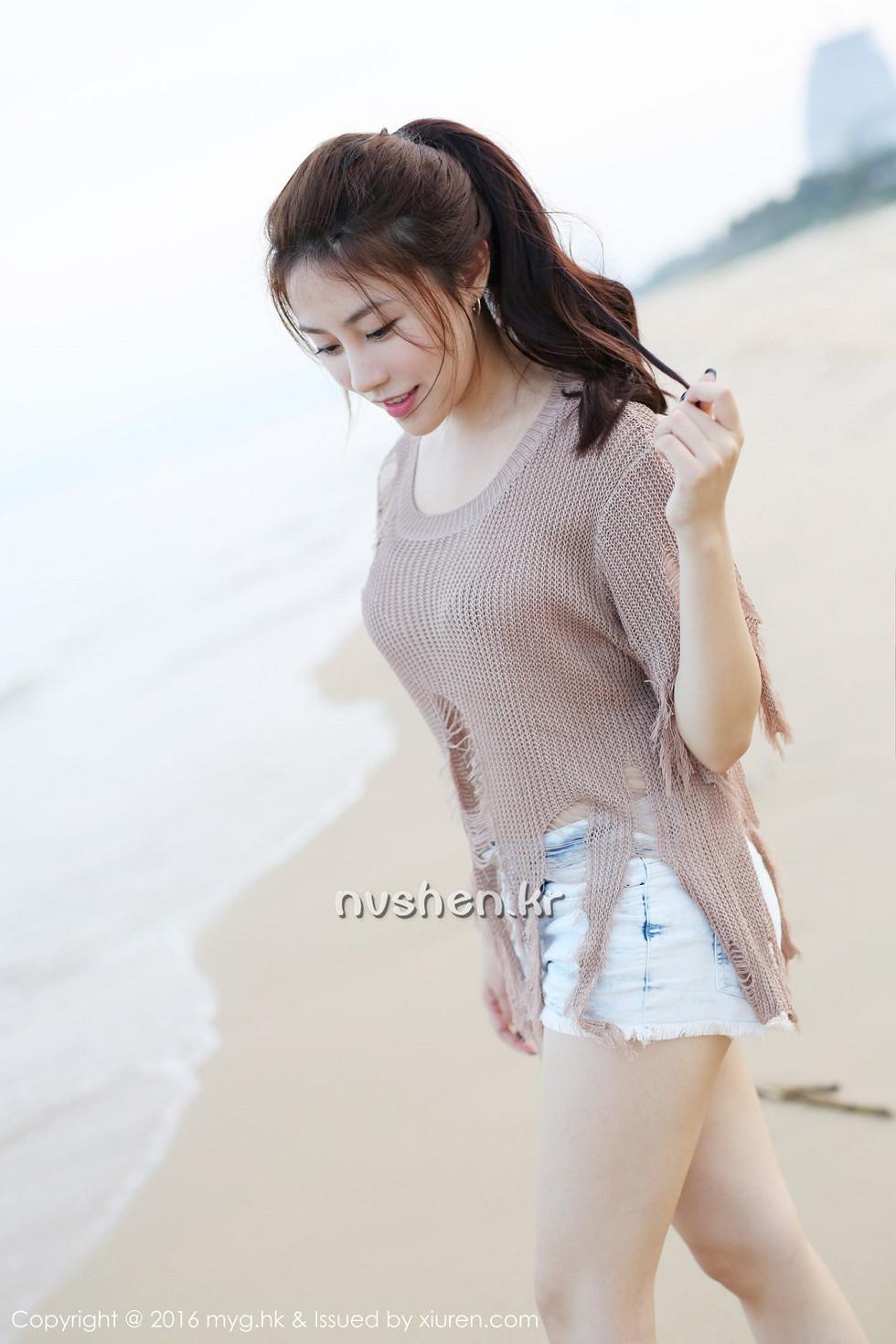 许诺Sabrina居家私房护士装白色丝袜性感美腿写真64P 2