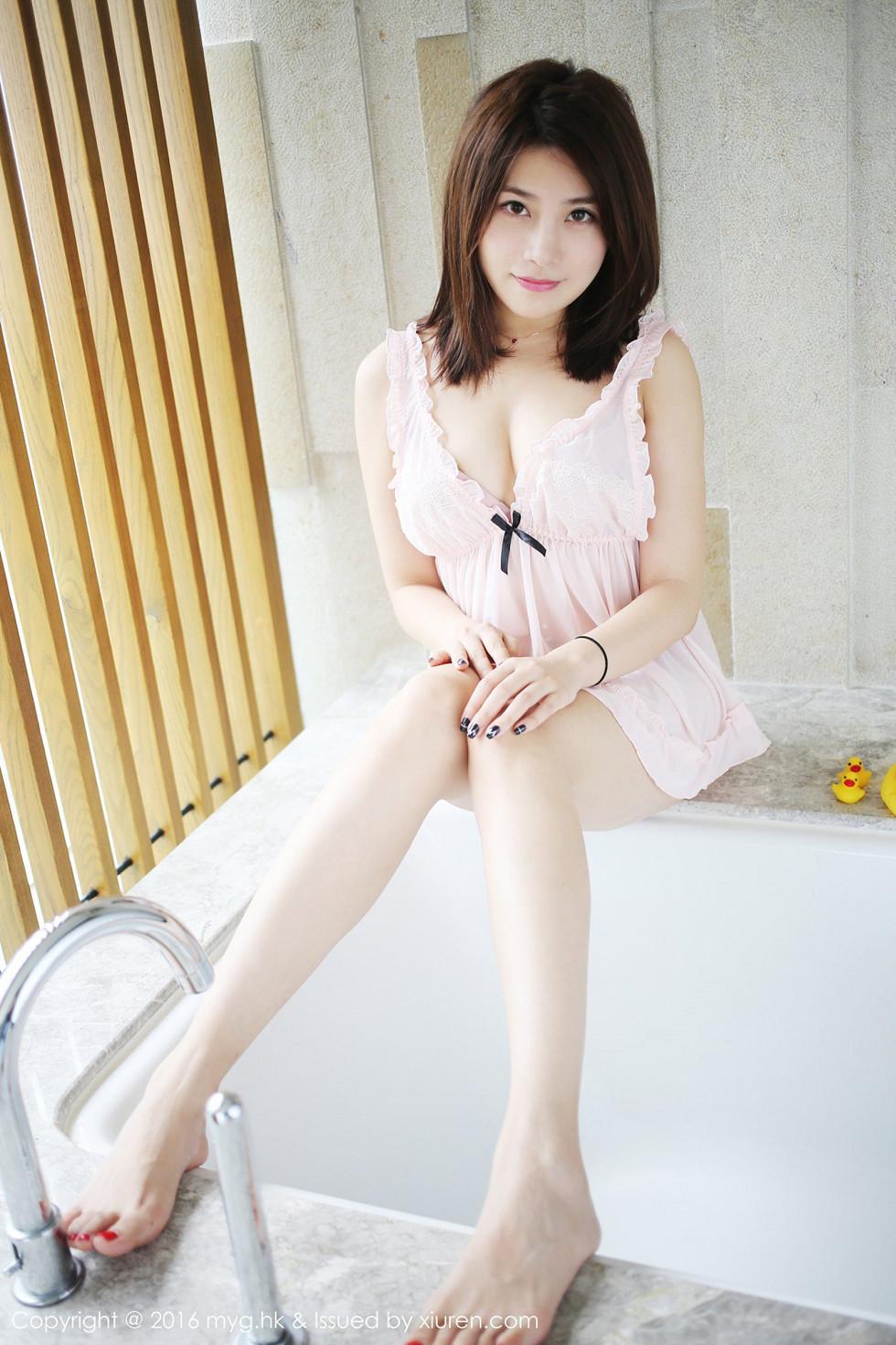 许诺Sabrina三亚旅拍第2套浴室里粉红内衣秀豪乳写真60P 5